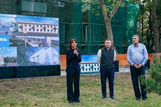 ნინო ლაცაბიძე: რუსთავის ერთ-ერთ ძველ უბანში, თბილისის ქუჩაზე, რომლის რეაბილიტაციაც ახლა დავიწყეთ, ავარიული კორპუსების გამაგრება-რესტავრაცია ავთენტური იერსახის შენარჩუნებით მოხდება
