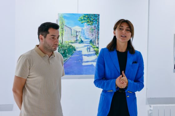 რუსთავის ხელოვნების ახალ გალერეაში ლაშა კალანდაძის ექსპოზიცია – ,,ჩემი მეგობარი ქალაქი“ გაიხსნა
