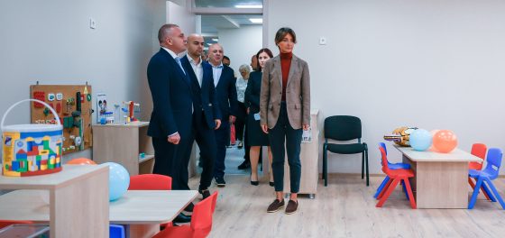 ნინო ლაცაბიძე: რუსთავში ცენტრალური ხელისუფლების მხარდაჭერით, დღეს უპრეცედენტოდ ბევრი პროექტი ხორციელდება და სკოლამდელი აღზრდის მიმართულებით, ქალაქში 4 საბავშვო ბაღის მშენებლობა-რეაბილიტაცია მიმდინარეობს