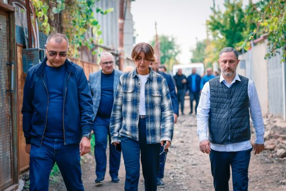 რუსთავში, ჭყონდიდელის უბანში საგზაო ინფრასტრუქტურის მშენებლობა ერთდროულად სამ ქუჩაზე მიმდინარეობს