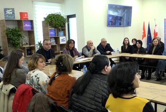 ნინო ლაცაბიძემ რუსთავის სკოლებში მიმდინარე და დაგეგმილი ინფრასტრუქტურული პროექტები, დირექტორებთან ერთად განიხილა