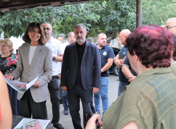 რუსთავში, შიდასაუბნო საზოგადოებრივი და სპორტული სივრცეების მოწყობა რამდენიმე ქუჩაზე ერთდროულად მიმდინარეობს